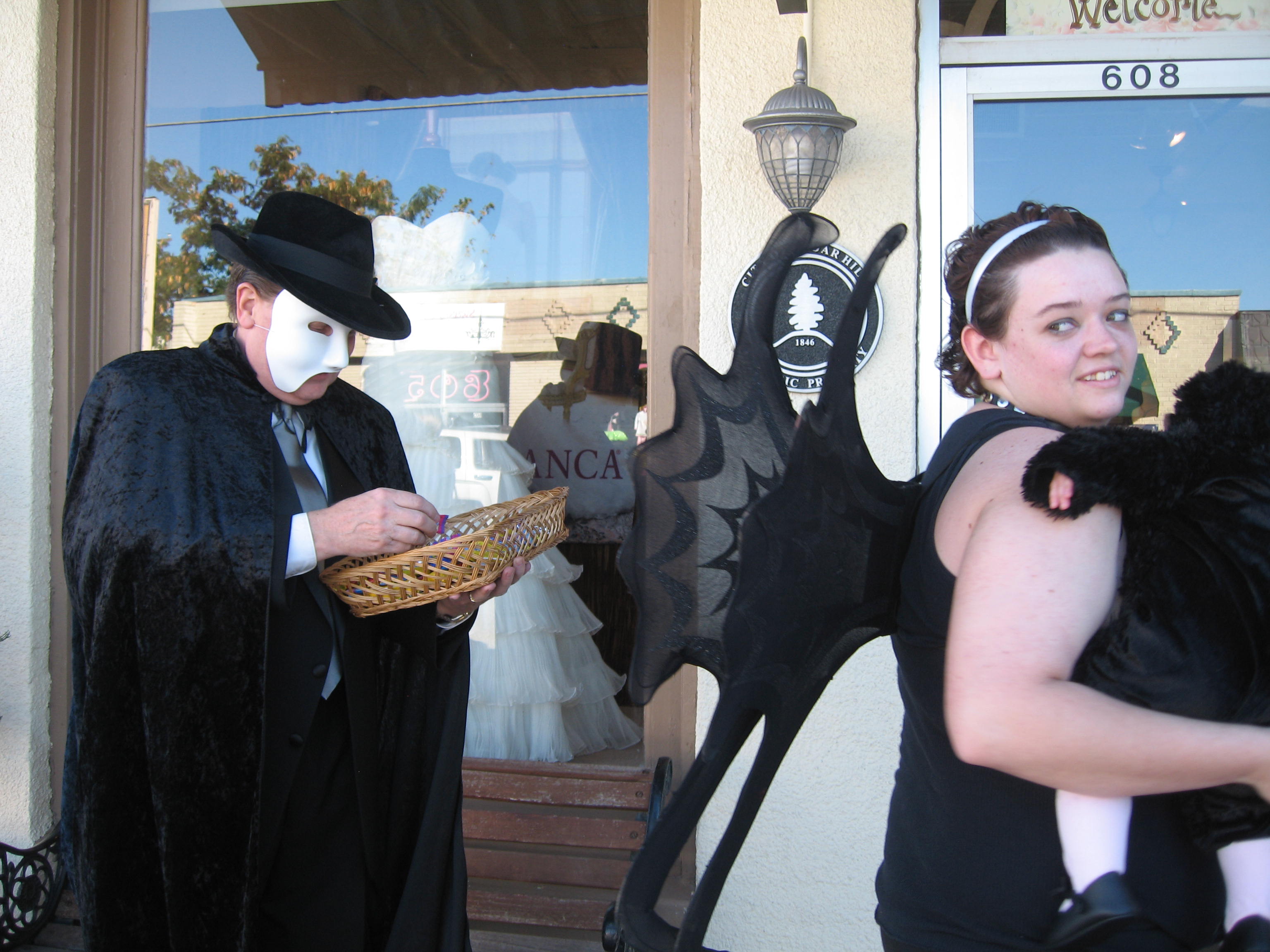 scare on the square 071